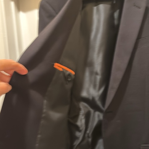 Gently Worn Men’s Wearhouse EGARA Extreme Slim Fit -Black Blazer- Worn Once 38R - Picture 4 of 10